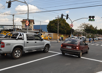 Entorno do Terminal Ouro Verde ganha novo conjunto semafórico e acesso