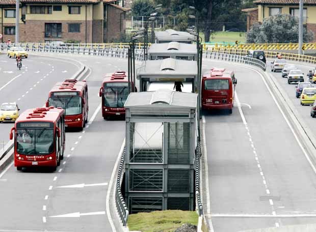 Prefeito visita sistema de transportes da Colômbia