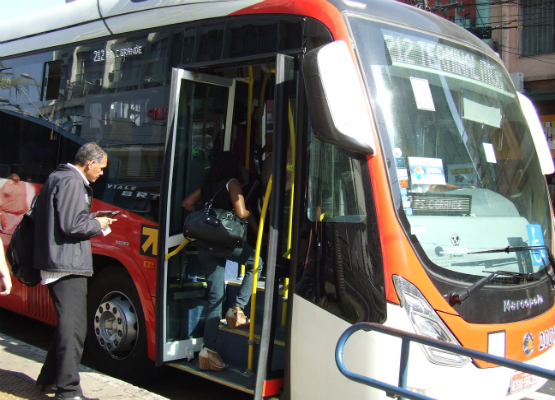 Prefeitura entrega documentos para a liberação de recursos do BRT