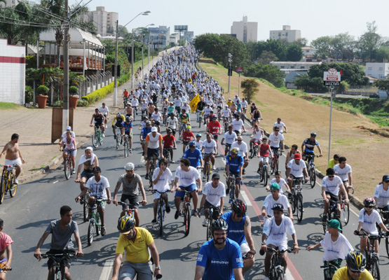 Mais de mil ciclistas participam da abertura da Semana Municipal de Trânsito de 2012