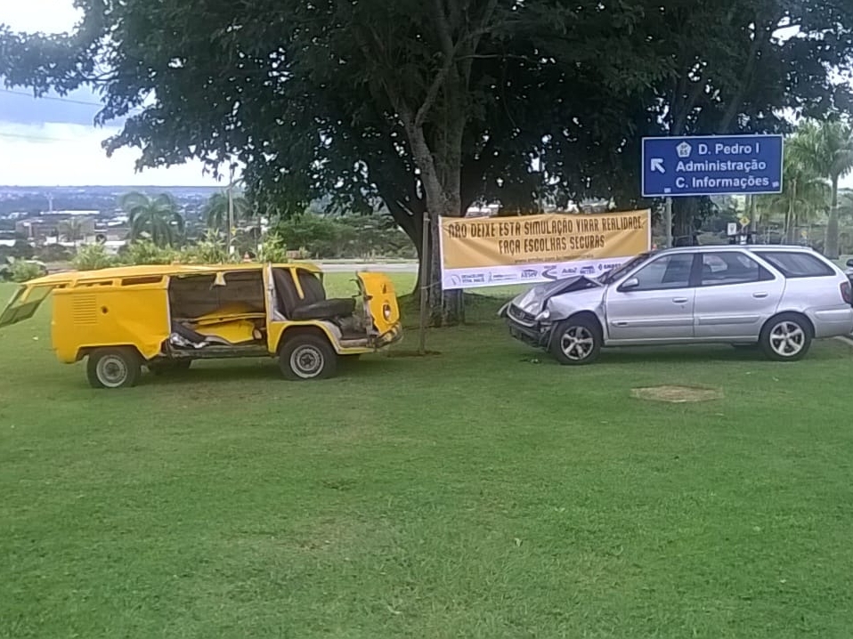 Intervenção carros batidos
