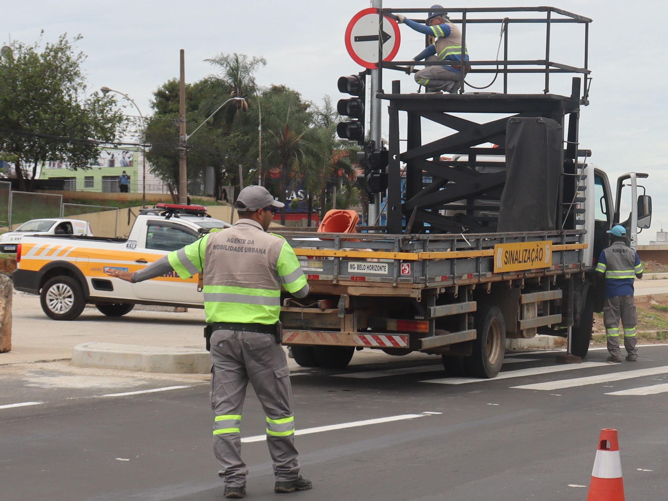 Trecho da rua Jerônimo Mendonça terá duplo sentido