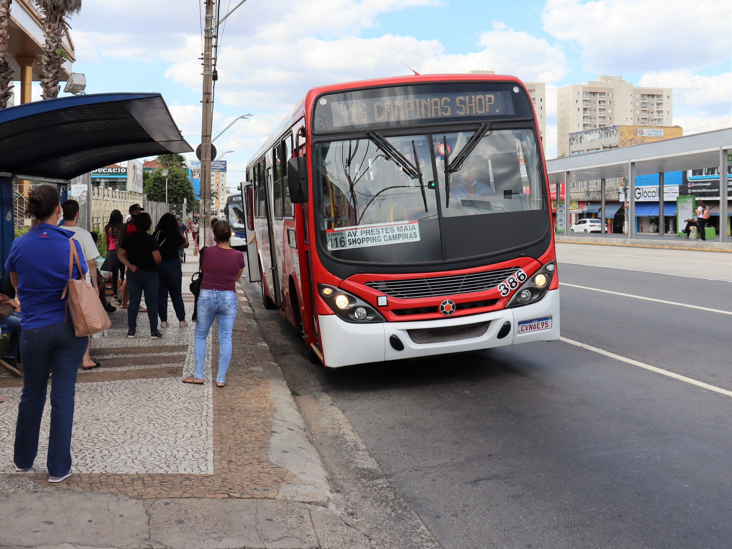 Linha 416 terá reforço na frota e novos horários aos finais de semana