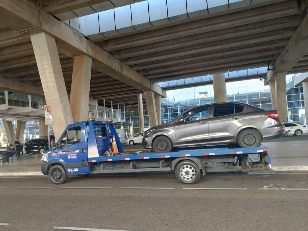 Operação ‘Viagem Segura’ coíbe transporte clandestino e estacionamento irregular
