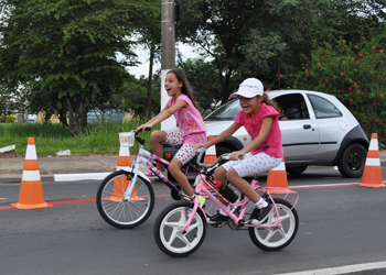 Domingo tem ciclofaixas de lazer