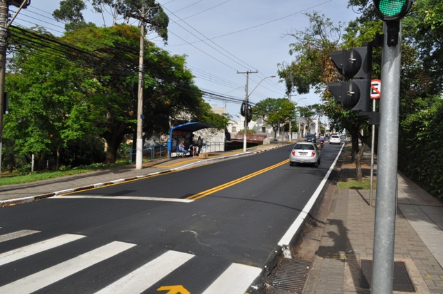 Prefeitura faz recape em via Jardim do Trevo