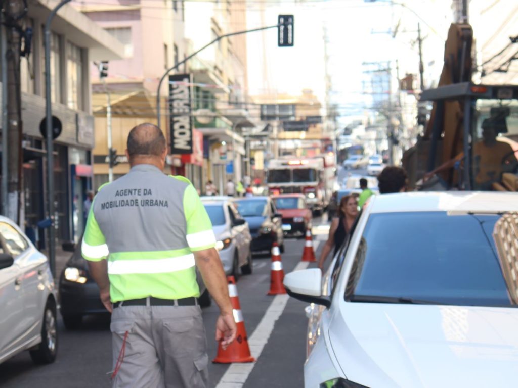 bloqueio_obras_emdec