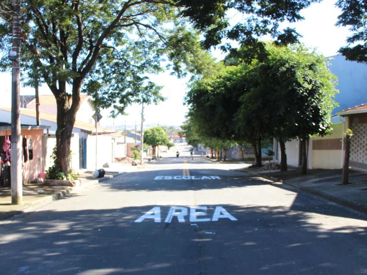 Prefeitura conclui revitalização da sinalização de trânsito do Jardim Adhemar de Barros