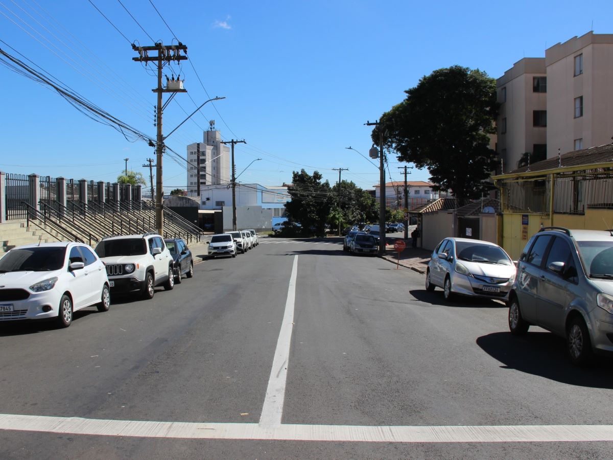 Setransp implanta duplo sentido de circulação em quadra da rua Martinópolis, na Vila Pompéia