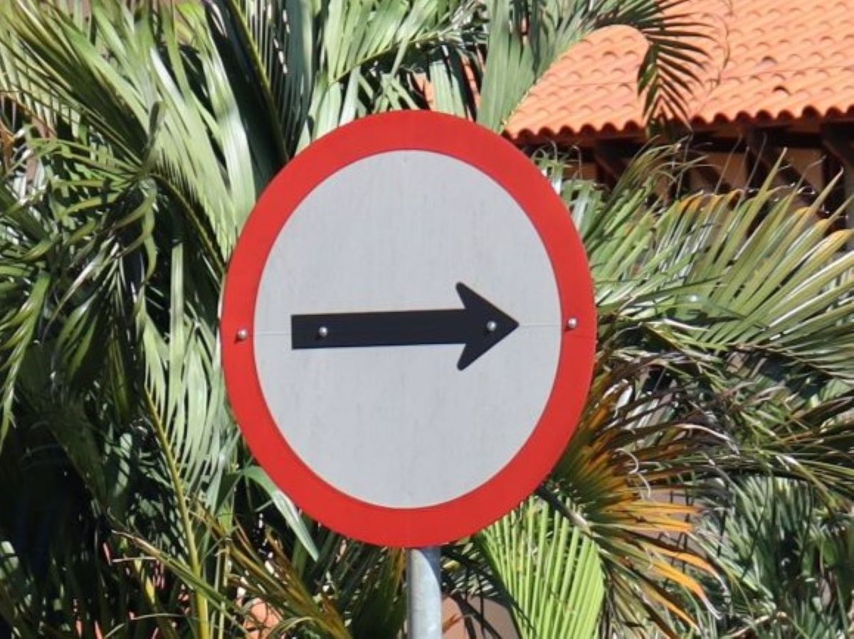 Quadra da rua Osvaldo Peralva, no Jd. Florence, terá sentido único de circulação