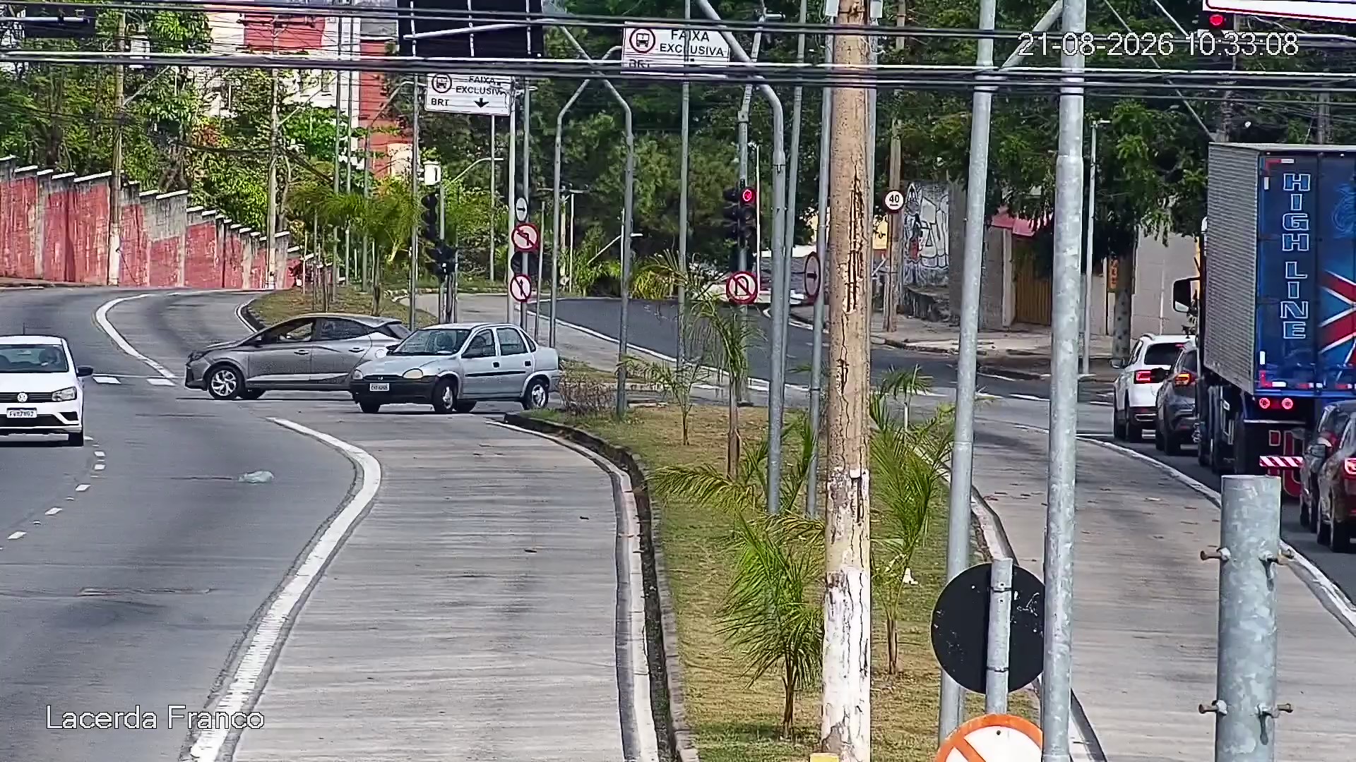 Foram 280 infrações registradas no acesso da rua Ouro para a Amoreiras; veja os flagrantes