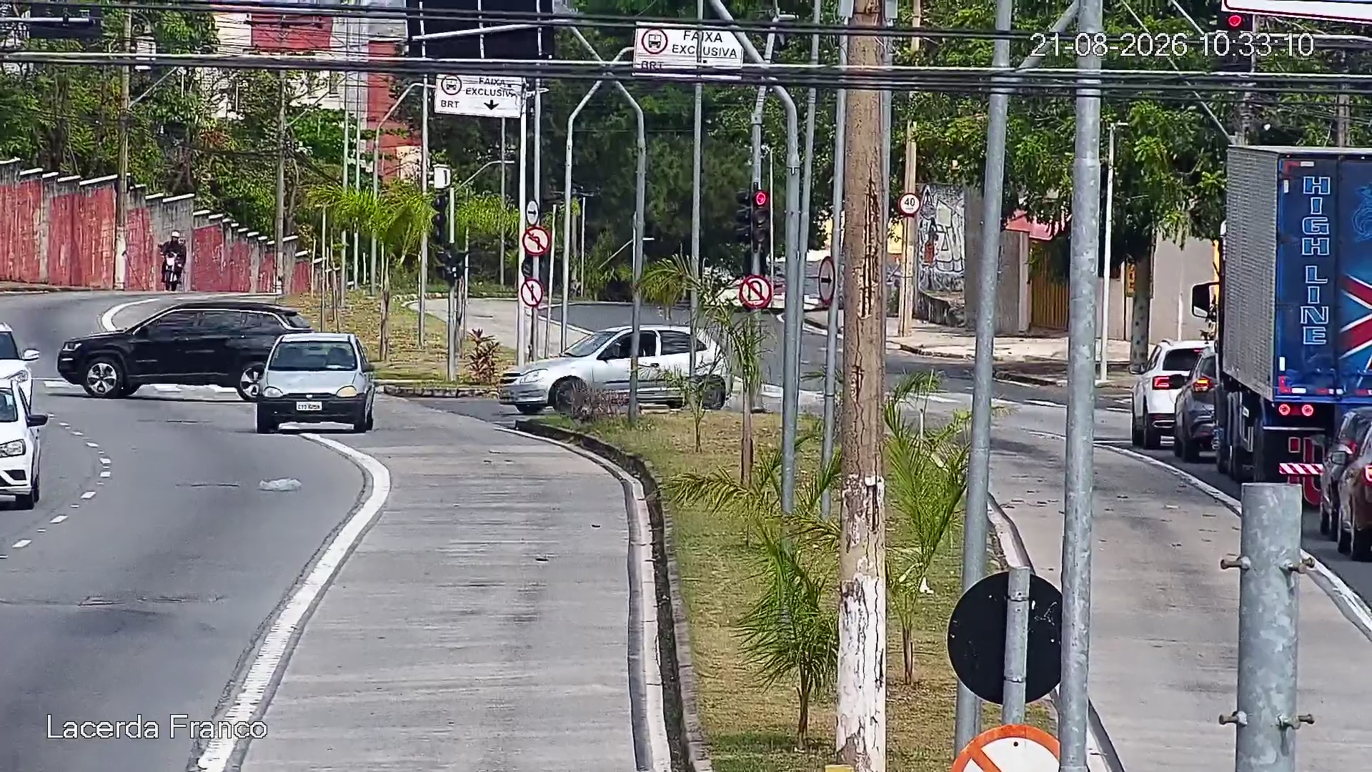 Foram 280 infrações registradas no acesso da rua Ouro para a Amoreiras; veja os flagrantes