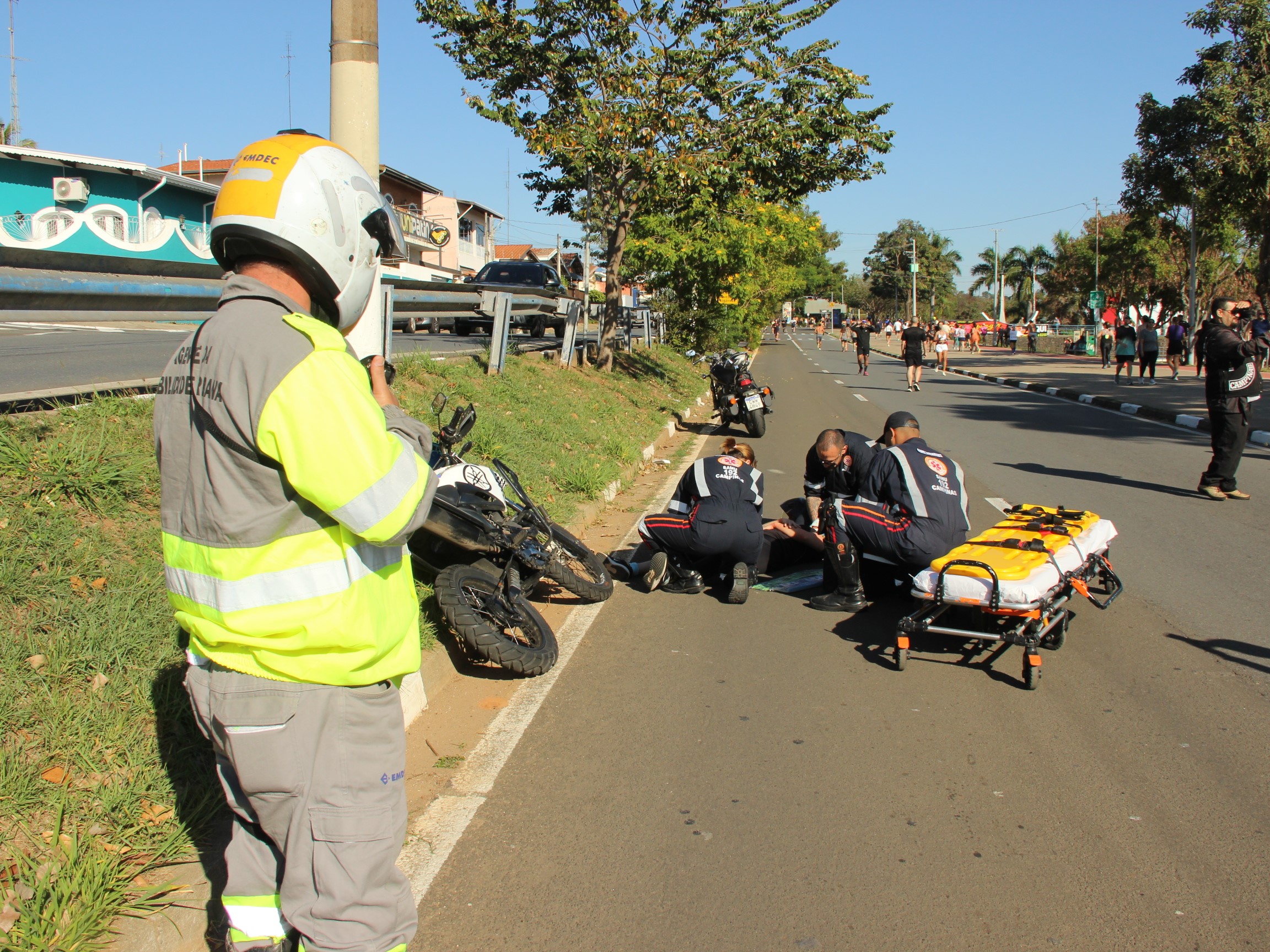 Simulado de sinistro de trânsito, envolvendo motociclista, chama a atenção para comportamento de risco