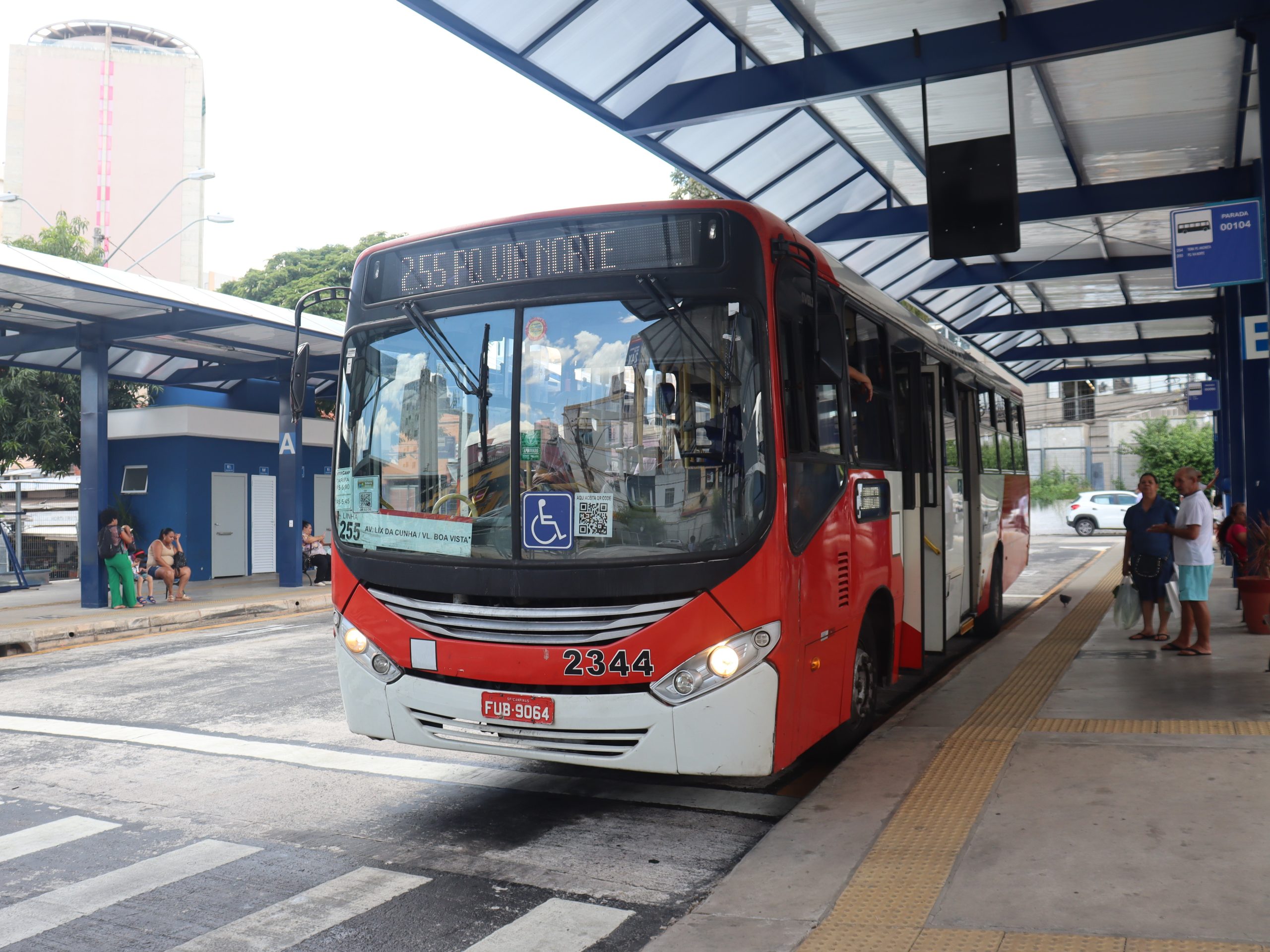 As três linhas transportaram cerca de 3,9 mil passageiros, em dias úteis