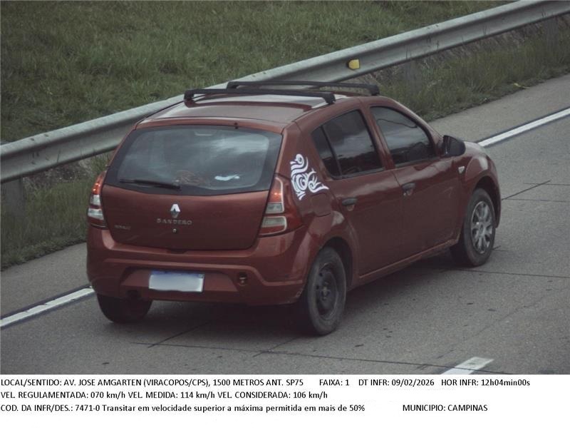 Imagens mostram motoristas e motociclistas circulando a mais de 100 km/h